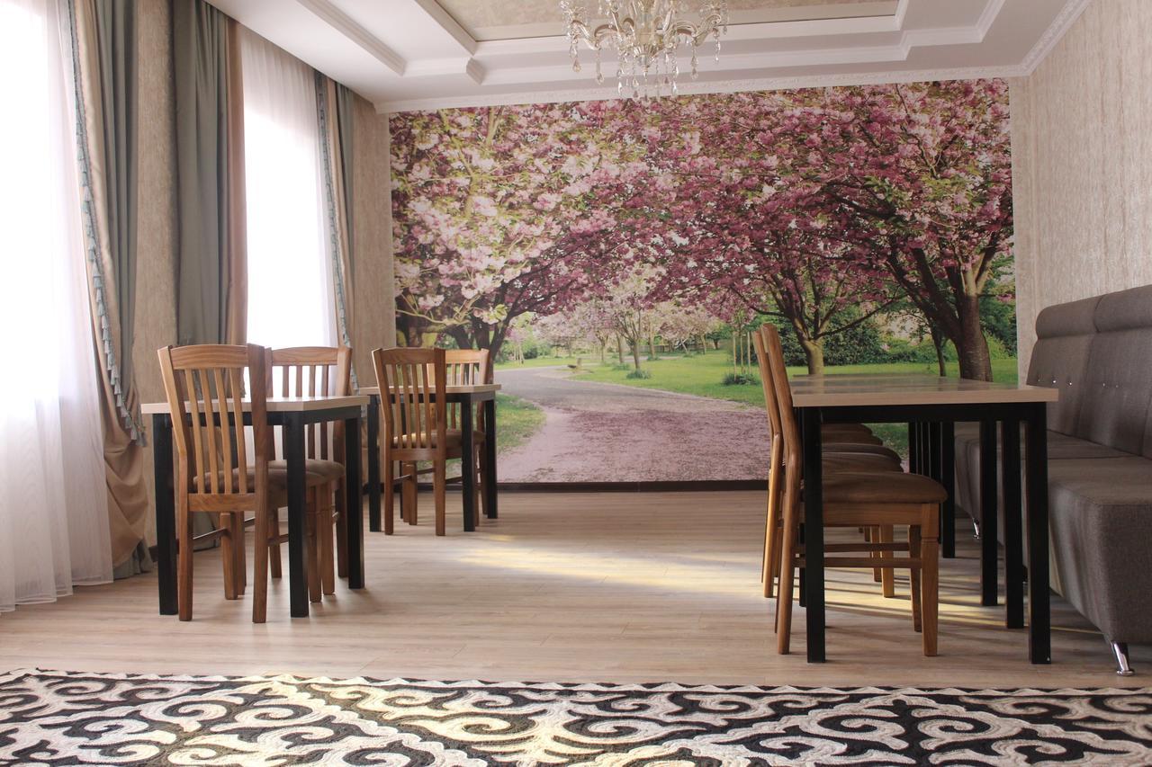 Mount Yard Karakol Hotel Kültér fotó