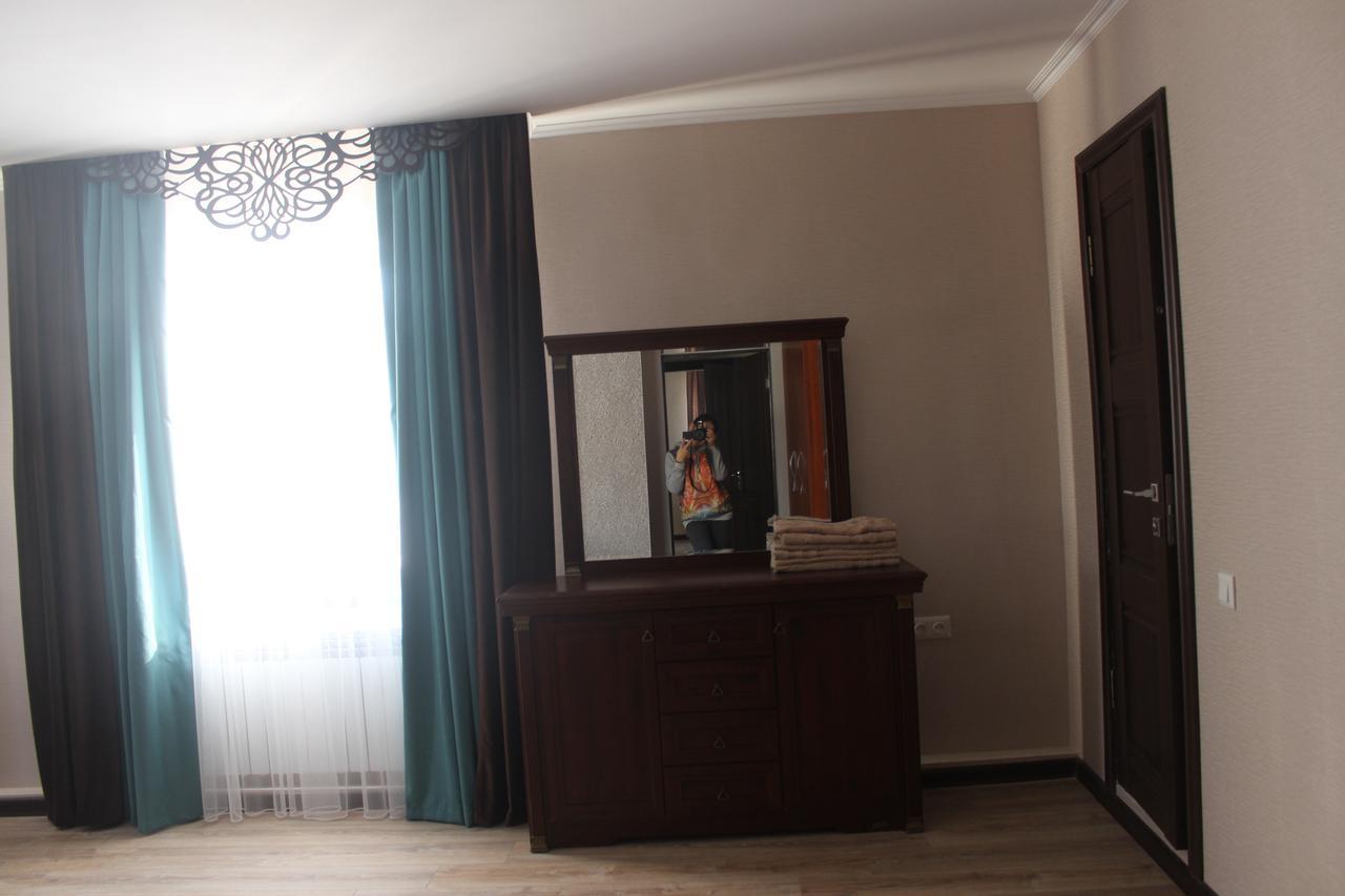 Mount Yard Karakol Hotel Kültér fotó