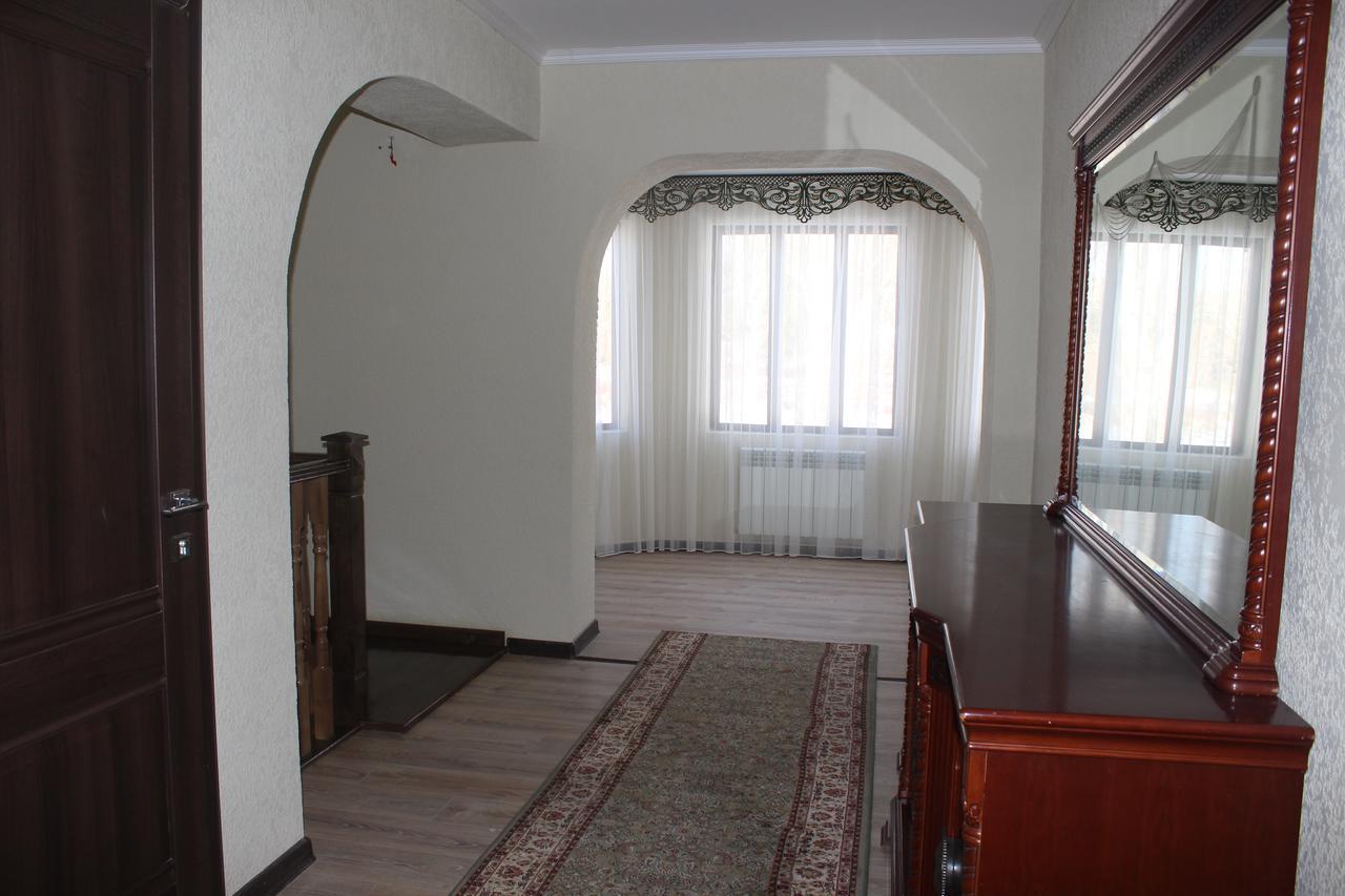 Mount Yard Karakol Hotel Kültér fotó