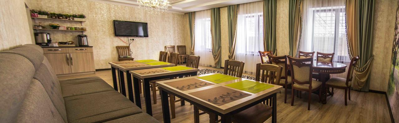 Mount Yard Karakol Hotel Kültér fotó