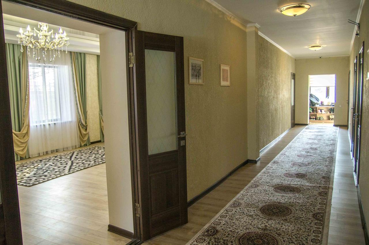 Mount Yard Karakol Hotel Kültér fotó