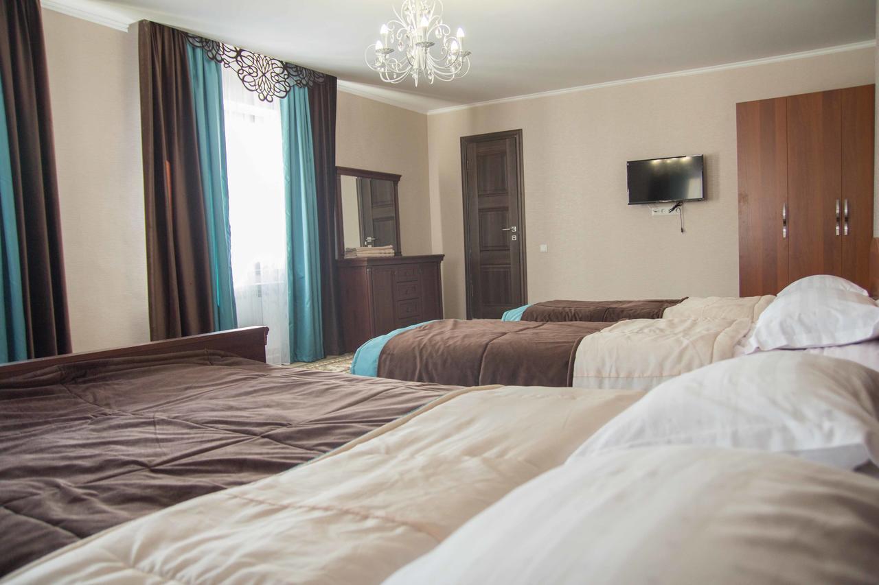 Mount Yard Karakol Hotel Kültér fotó